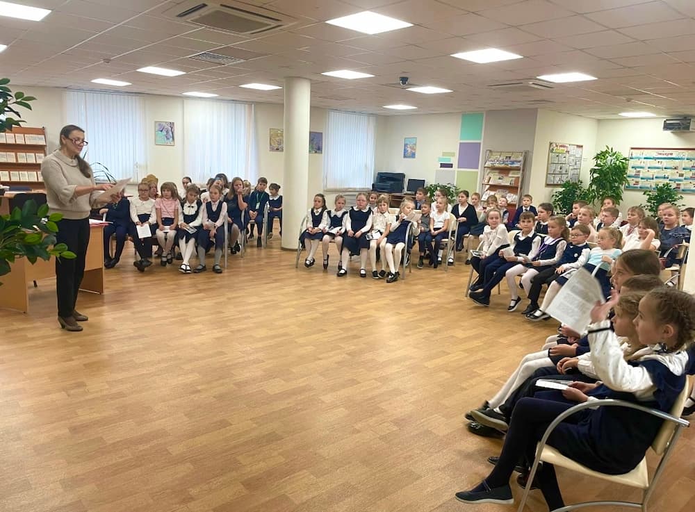 Елена Инкона провела 8 встреч с маленькими читателями в школах и библиотеках Санкт-Петербурга